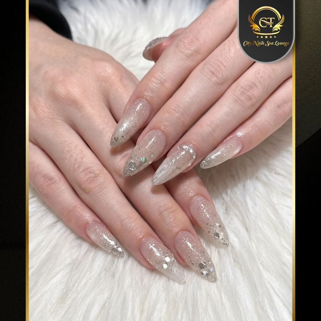 Happy nails